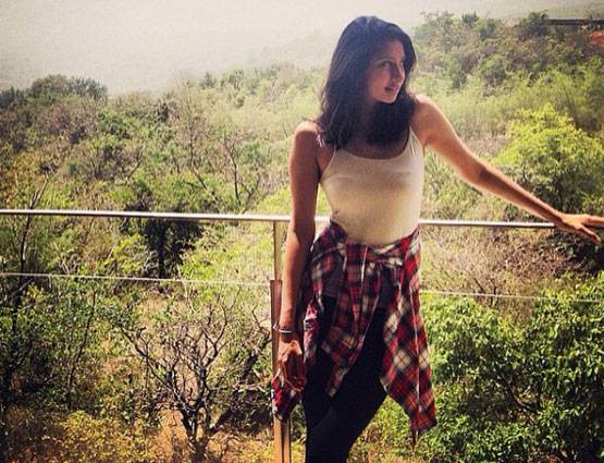 ये हैं पूनम ढिल्लन की ग्लैमरस बेटी, नव्या जाह्नवी के बाद है चर्चा में