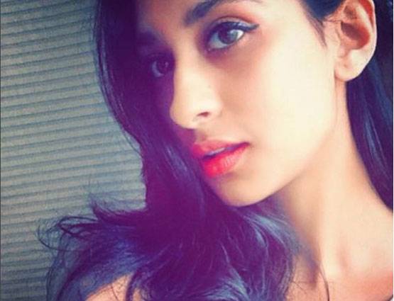 ये हैं पूनम ढिल्लन की ग्लैमरस बेटी, नव्या जाह्नवी के बाद है चर्चा में