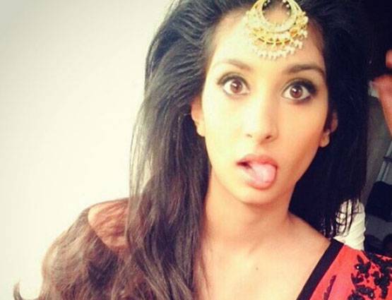 ये हैं पूनम ढिल्लन की ग्लैमरस बेटी, नव्या जाह्नवी के बाद है चर्चा में