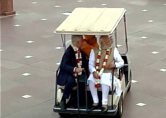 मोदी और ऑस्ट्रेलियाई पीएम टर्नबुल ने अक्षरधाम मंदिर में की पूजा PHOTOS