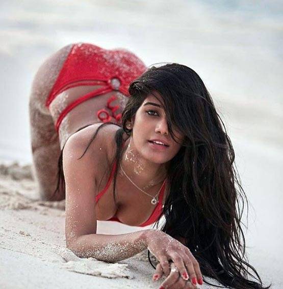दुनिया के सामने जल्द आएगा पूनम पांडे का 'सीक्रेट', देखें PHOTOS