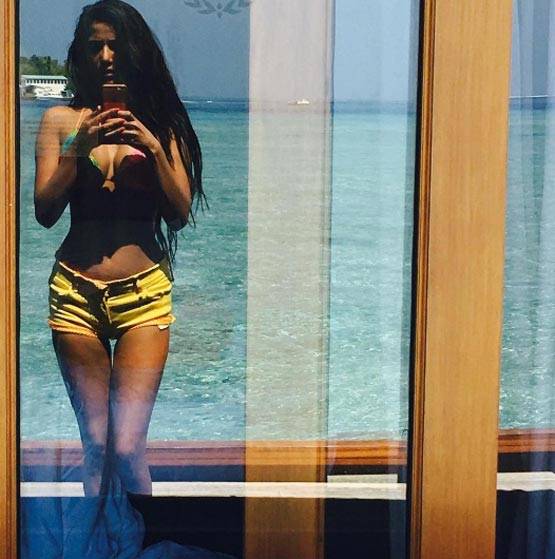 दुनिया के सामने जल्द आएगा पूनम पांडे का 'सीक्रेट', देखें PHOTOS