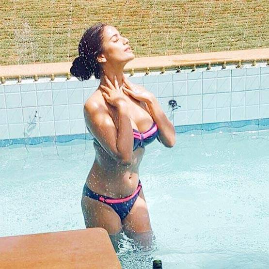 दुनिया के सामने जल्द आएगा पूनम पांडे का 'सीक्रेट', देखें PHOTOS