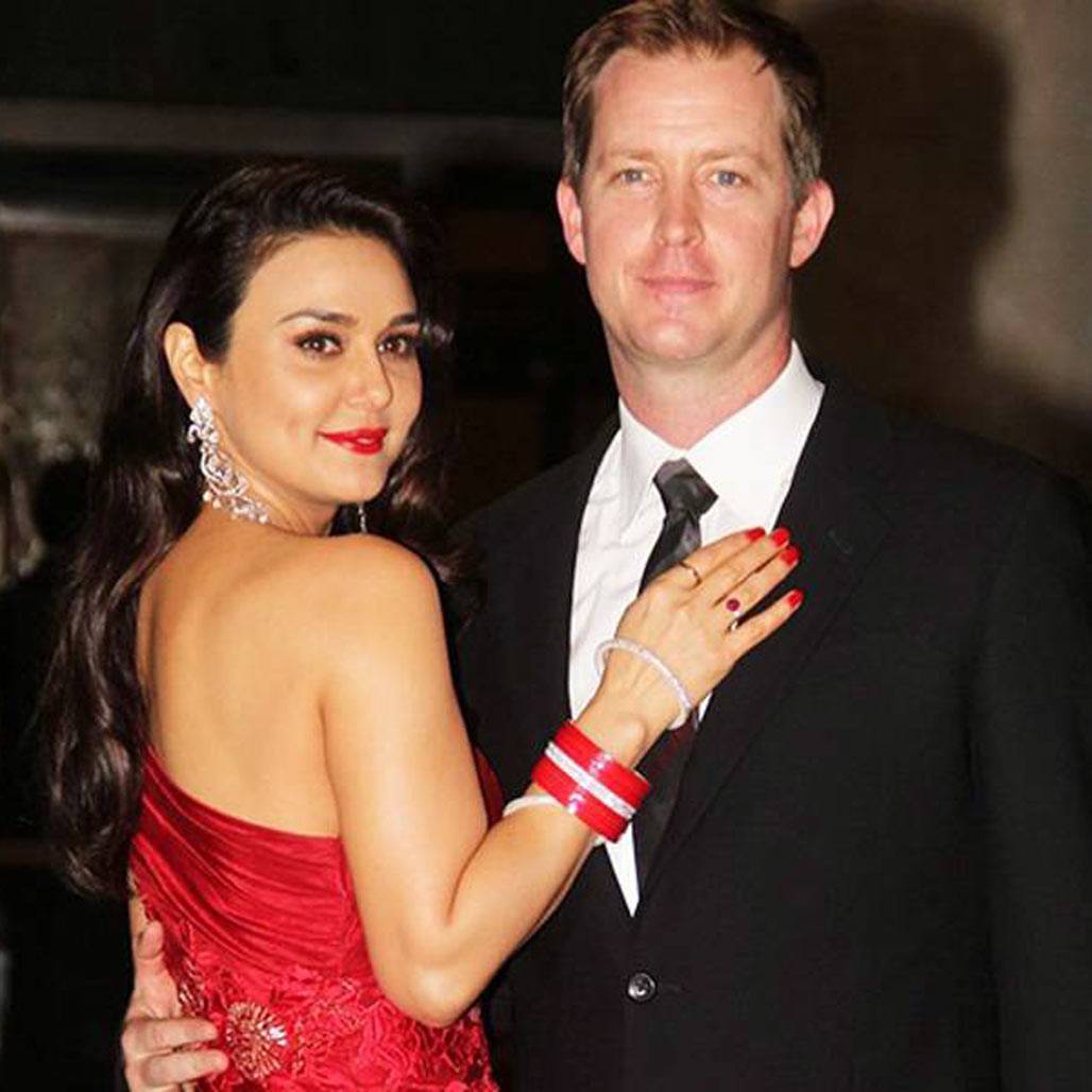 जश्न में एक्स के साथ दिखीं प्रीति, कभी लगाया था गाली देने का आरोप