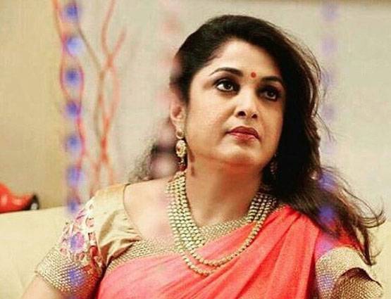 ऐसी दिखती थी बाहुबली की मां, 28 साल बड़े हीरो के साथ किया था रोमांस