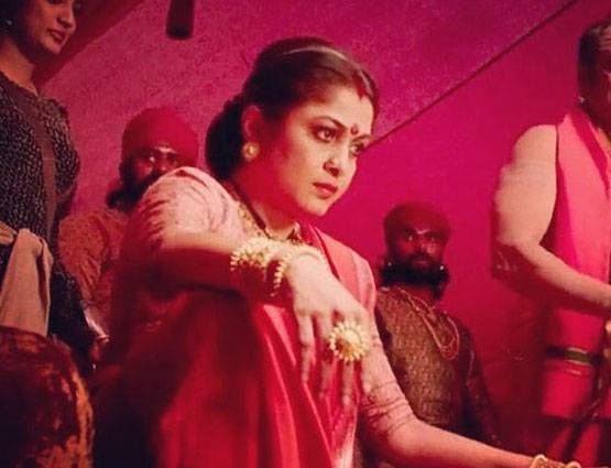 ऐसी दिखती थी बाहुबली की मां, 28 साल बड़े हीरो के साथ किया था रोमांस