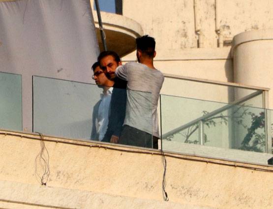 PHOTOS: संजय दत्त नहीं ये रणबीर कपूर हैं, ध्यान से देखिए!