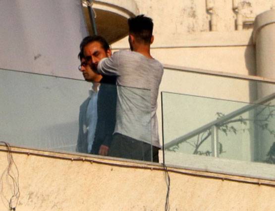 PHOTOS: संजय दत्त नहीं ये रणबीर कपूर हैं, ध्यान से देखिए!