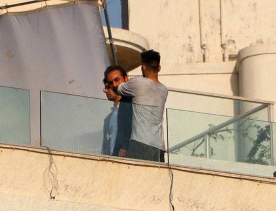 PHOTOS: संजय दत्त नहीं ये रणबीर कपूर हैं, ध्यान से देखिए!