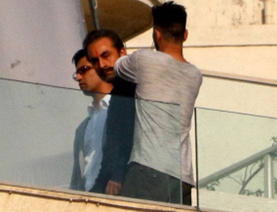 PHOTOS: संजय दत्त नहीं ये रणबीर कपूर हैं, ध्यान से देखिए!