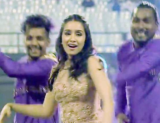 IPL में फुल मस्ती में नाचीं 'हाफ गर्लफ्रेंड' श्रद्धा कपूर