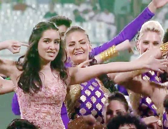 IPL में फुल मस्ती में नाचीं 'हाफ गर्लफ्रेंड' श्रद्धा कपूर
