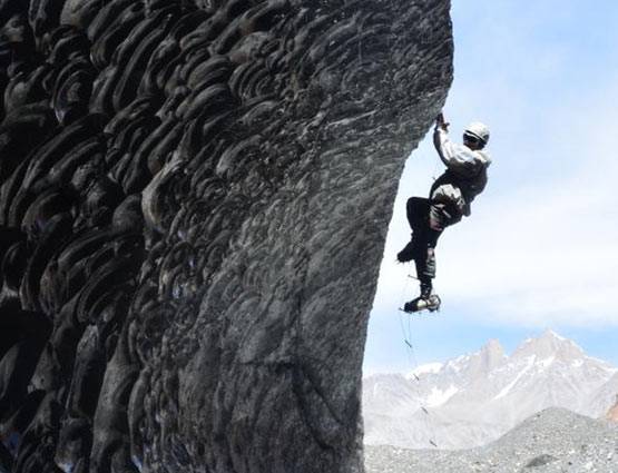 -70 डिग्री में ऐसे जीते हैं आर्मी के जवान, यहां बर्फ खाते-पीते, बिछाते और ओढ़ते हैं