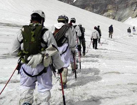-70 डिग्री में ऐसे जीते हैं आर्मी के जवान, यहां बर्फ खाते-पीते, बिछाते और ओढ़ते हैं