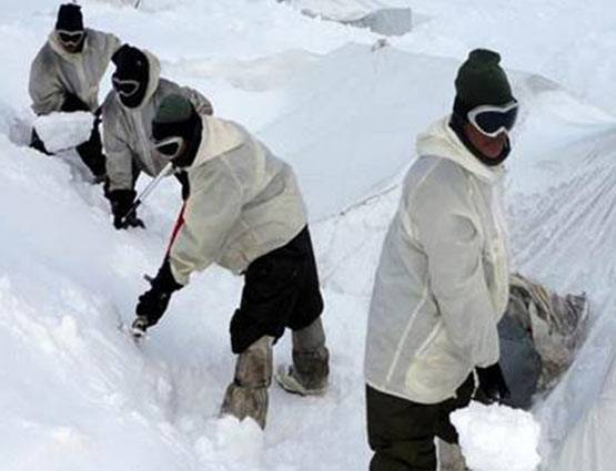 -70 डिग्री में ऐसे जीते हैं आर्मी के जवान, यहां बर्फ खाते-पीते, बिछाते और ओढ़ते हैं