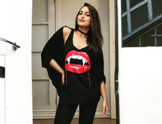 देखें- कैसे जिम में पसीना बहाकर फैट टू फिट हुईं सोनाक्षी सिन्हा