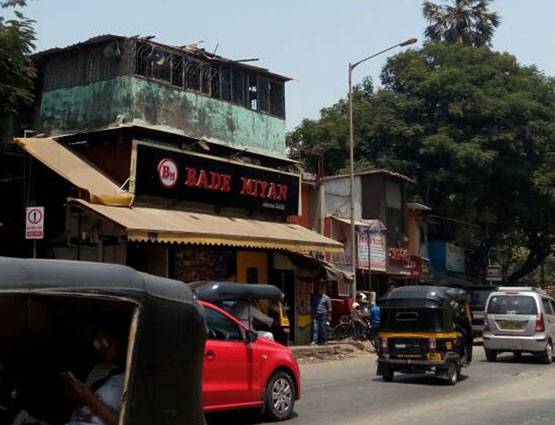 PHOTOS: घर से 600 मीटर दूर इन लाउडस्पीकर से परेशान हैं सोनू निगम