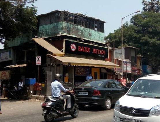 PHOTOS: घर से 600 मीटर दूर इन लाउडस्पीकर से परेशान हैं सोनू निगम