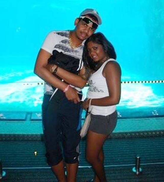 नरेन ने बचपन की दोस्त को बनाया पत्नी, करते हैं मस्ती, देखें PHOTOS