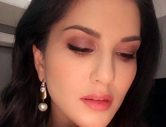 PHOTOS: जब सनी लियोनी को सेलीना जेटली ने घर से निकाला था