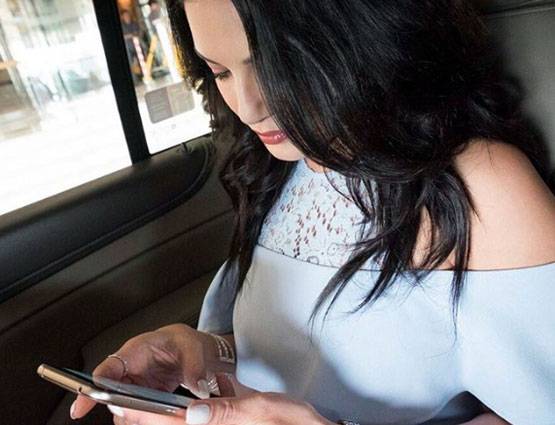 खुलासा- असल में शर्मीली हैं सनी लियोनी, शाहरुख ने यूं की मदद