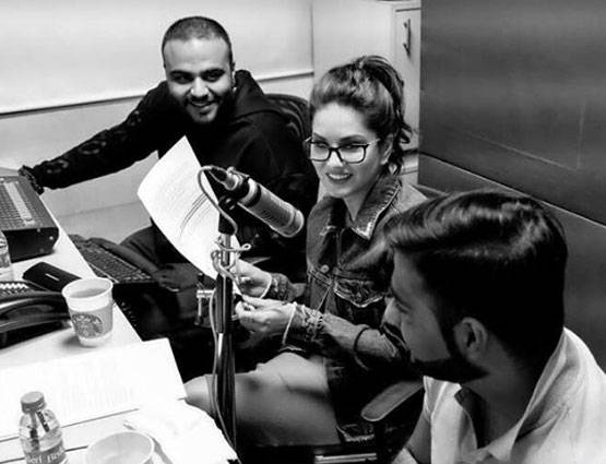 खुलासा- असल में शर्मीली हैं सनी लियोनी, शाहरुख ने यूं की मदद