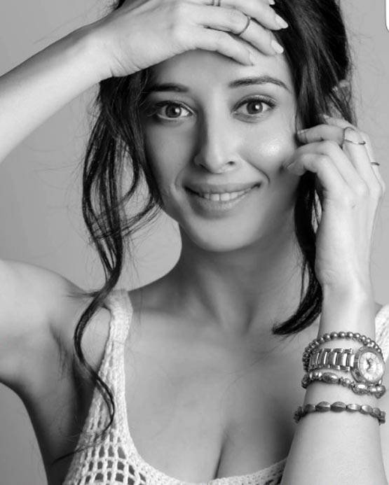 क्या आपने देखा इस EX-Roadies का बोल्ड फोटोशूट