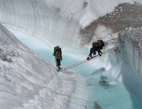 -70 डिग्री में ऐसे जीते हैं आर्मी के जवान, यहां बर्फ खाते-पीते, बिछाते और ओढ़ते हैं