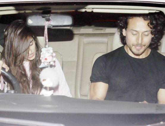 टाइगर-दिशा 7 दिन में दूसरी बार दिखे साथ, क्या रिश्ता पक्का समझें?