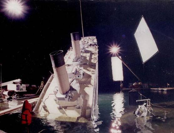 ऐसे बनी थी 2 अरब डॉलर की कमाई वाली Titanic, देखें Behind The Scene