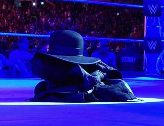 PHOTOS: खत्म हुआ 25 वर्षों का रुतबा, आखिरी मैच में इस तरह हारे अंडरटेकर...