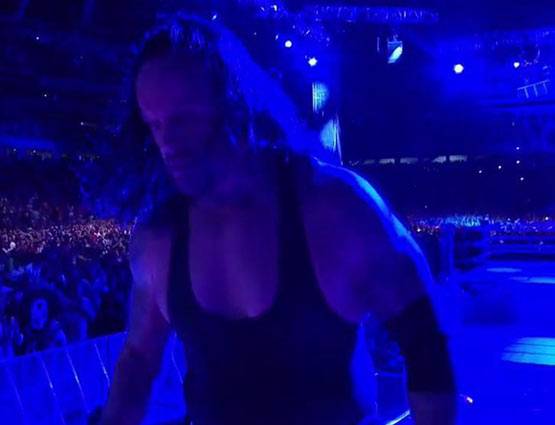 PHOTOS: खत्म हुआ 25 वर्षों का रुतबा, आखिरी मैच में इस तरह हारे अंडरटेकर...