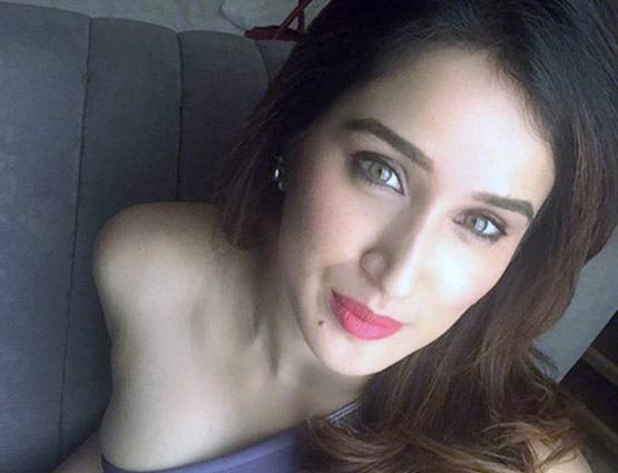 जहीर की टीम को फिर चीयर करने पहुंची एक्ट्रेस 'गर्लफ्रेंड'