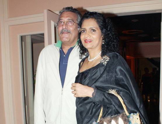 2 बीवियां, 3 बेटे और 1 बेटी- ये है विनोद खन्ना का परिवार