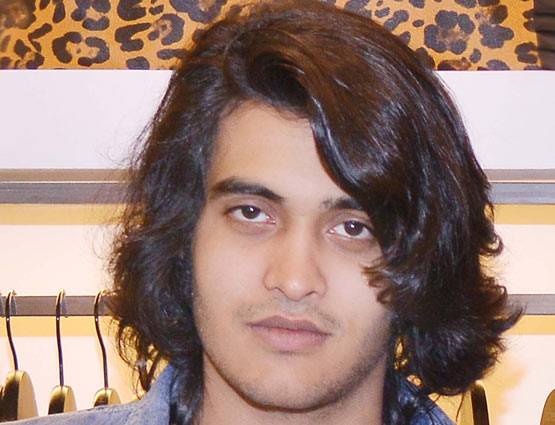 2 बीवियां, 3 बेटे और 1 बेटी- ये है विनोद खन्ना का परिवार