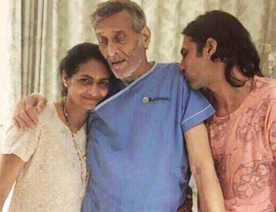 नहीं रहे विनोद खन्ना, सियासत में खट्टा-मीठा रहा है सफर