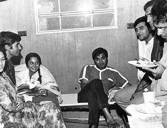 योगी के लिए प्रचार किया था विनोद खन्ना ने, देखें Unseen PHOTOS