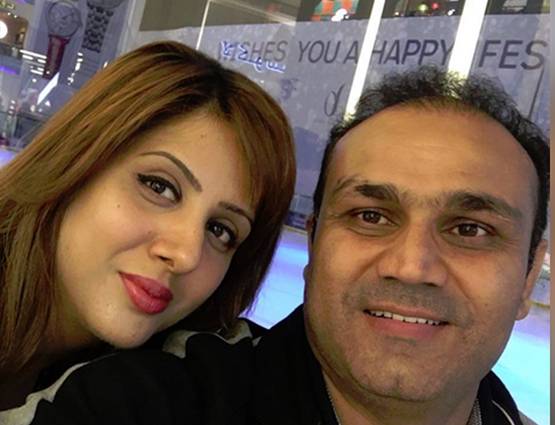 सहवाग ने फिर शेयर की वाइफ आरती की फोटो, खुद को कहा- शांत और सुशील पति