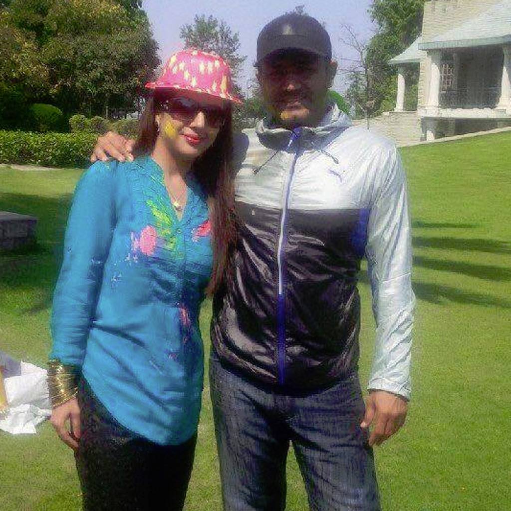 सहवाग ने फिर शेयर की वाइफ आरती की फोटो, खुद को कहा- शांत और सुशील पति