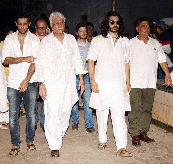 PHOTOS:विनोद खन्ना के अंतिम संस्कार में पहुंचे कौन-कौन CELEBS