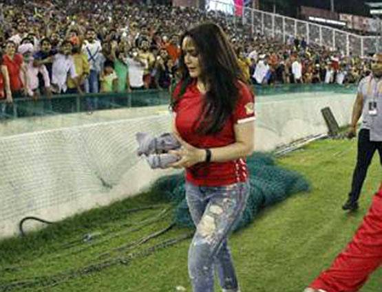 जब एक रन आउट से प्रीति जिंटा में आई 'जान', जमकर किया डांस