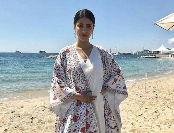 Cannes 2017: ऐश्वर्या, दीपिका के बीच कहीं खो गईं श्रुति हासन, देखें PHOTOS