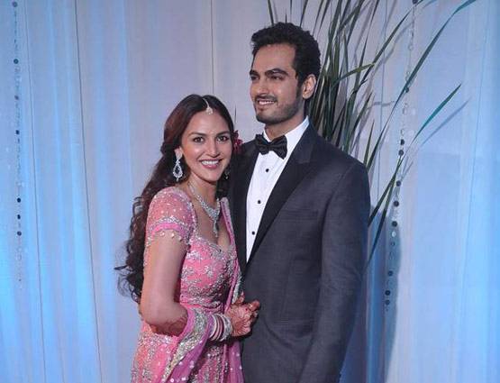 धर्मेंद्र-हेमा ने सेलिब्रेट की 37वीं वेडिंग एनिवर्सरी, देखें PHOTOS