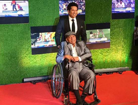 सचिन की मूवी का ग्रैंड प्रीमियर, बच्चन से लेकर खान तक पहुंचे