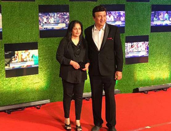 सचिन की मूवी का ग्रैंड प्रीमियर, बच्चन से लेकर खान तक पहुंचे