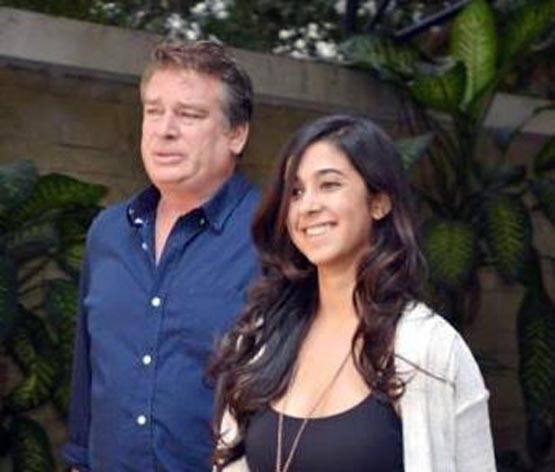 कपूर खानदान की ये बेटी देगी जाह्नवी और सारा को टक्कर