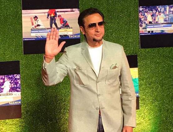 सचिन की मूवी का ग्रैंड प्रीमियर, बच्चन से लेकर खान तक पहुंचे