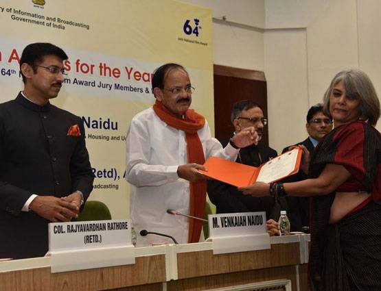 अपना पहला नेशनल अवॉर्ड लेने दिल्ली पहुंचे अक्षय और सोनम