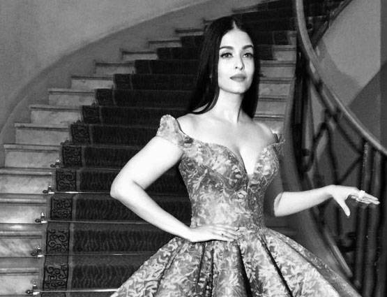 Cannes 2017: ऐश्वर्या का बोल्ड एंड क्यूट बार्बी लुक, देखें photos