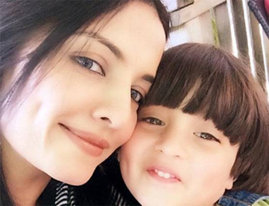 अरबों की मालकिन है ये एक्ट्रेस, दूसरी बार बनेगी जुड़वा बच्चों की मां